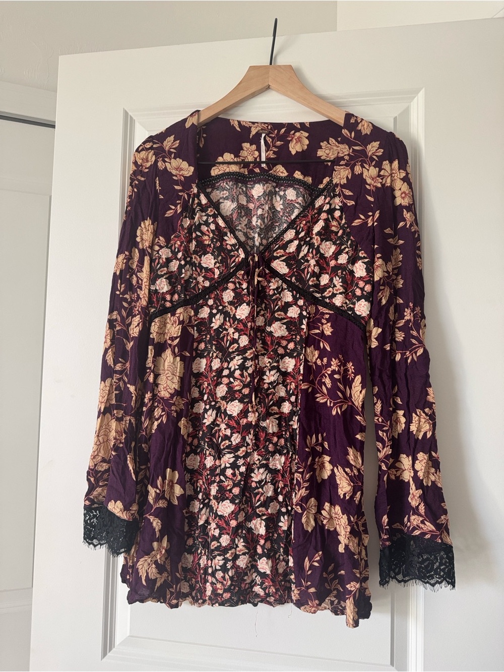 Free People Floral Lace-Trim V-Neck Dress/ Tunic ..Burgundy, cream,and black - Picture 4 of 10